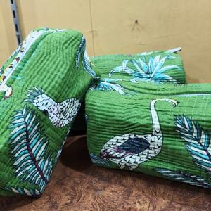 Sac cosmétique rectangulaire grande capacité en coton Kaya Loom avec fermeture éclair, motif floral matelassé, pour fille, lot de 3 pièces - Product Image 3