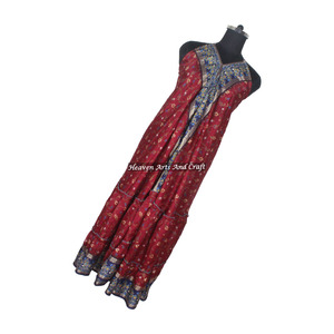 Robe de soirée élégante sans manches pour femme, style bohème, en soie sari vintage, parfaite pour les dîners - Product Image 3