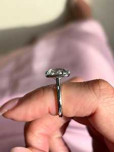 Bague en diamant de laboratoire taille coussin 4 carats, style vintage antique, pour fiançailles – Collection Old Mine - Product Image 2