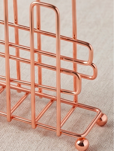 Elegante Porta Servilletas de Alambre Metálico, Diseño Duradero con Acabado en Cobre, Perfecto para la Organización de la Mesa y Decoración del Comedor - Product Image 2
