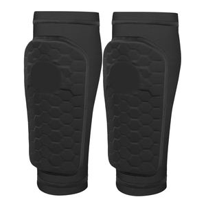 Protège-tibias de football avec manchons anti-humidité, protections de jambes flexibles pour joueurs, conception respirante, grand confort pendant les matchs de football - Product Image 1