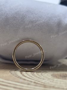 Bague de mariage minimaliste plaquée rhodium, dôme lisse, anneau uni, bijoux fins unisexes pour un usage quotidien - Product Image 4