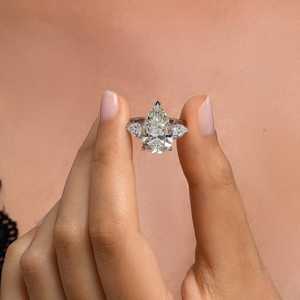 Bague en diamant de laboratoire de 12 carats certifiée IGI, taille fantaisie, pour femmes |   Bague de fiançailles de luxe unique en son genre - Product Image 2
