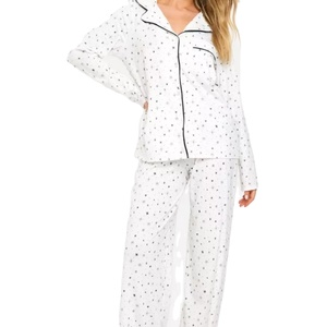 Pijamas de Invierno Personalizadas para Mujer, de Alta Calidad, Suaves y Transpirables, en Tejido de Rizo, Talla Grande, OEM/ODM, Bordado en la Parte Delantera hasta la Rodilla - Product Image 4