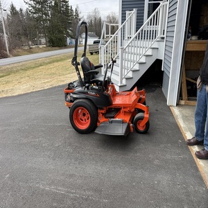 เครื่องตัดหญ้า Kubota Z231 ระดับมืออาชีพ พร้อมเทคโนโลยี Zero Turn และแท่นตัดขนาด 42 นิ้ว เพื่อการตัดหญ้าที่สะอาดและแม่นยำ - Product Image 5