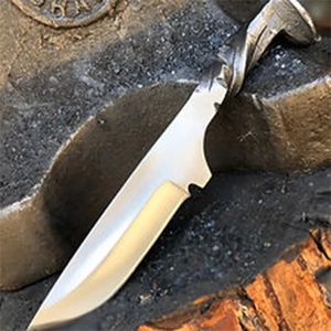 Couteau de boucher médiéval de haute qualité, forgé à la main en acier à haute teneur en carbone, style antique, couteau utilitaire médiéval à lame pleine, avec étui en cuir - Product Image 6