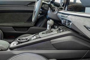 Porsches 911 Carrera 4 GTS Coupé 2024 Impecables, Listos para Enviar a Todo el Mundo - Product Image 4