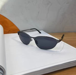 Gafas de ojo de gato retro de metal de alta calidad para mujer, montura lisa, estilo coreano, espejo plano, de gran valor y tendencia. - Product Image 6