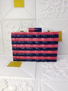 Pochette en résine faite à la main pour fêtes et mariages - Product Image 2