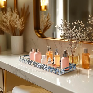 Elegante Bandeja Decorativa con Estampado de Mandala y Borde Dorado para Decoración de Sala de Estar, Bandeja Organizadora Rectangular Estilo Boho para Baño - Product Image 4