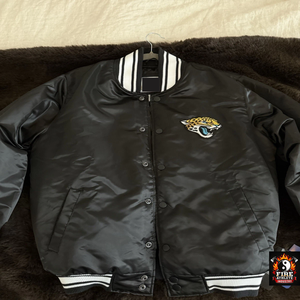 แจ็คเก็ตผ้าซาตินเบสบอลสำหรับผู้ชายจากโรงงาน ผลิตตามสั่ง คุณภาพสูง พร้อมปักโลโก้ตามต้องการ แจ็คเก็ตซาตินลำลองสำหรับผู้ชาย - Product Image 1