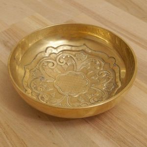 Bol de service en laiton de style vintage, parfait pour servir des fruits, des collations, des fruits secs, des bonbons à la maison, dans la cuisine ou à la salle à manger. - Product Image 5