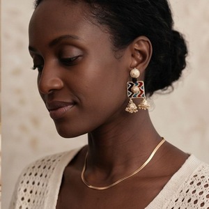 Boucles d'oreilles clous géométriques bohèmes légères en argent avec zircon pour fêtes ou cadeaux, style religieux tendance - Product Image 3