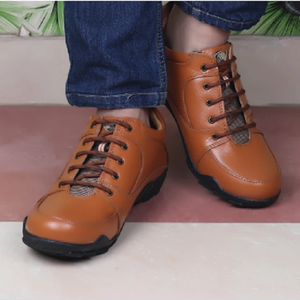 Chaussures décontractées pour hommes Tan, chaussures de tous les jours contemporaines, design confortable pour la marche, les voyages, le bureau et les loisirs - Product Image 5