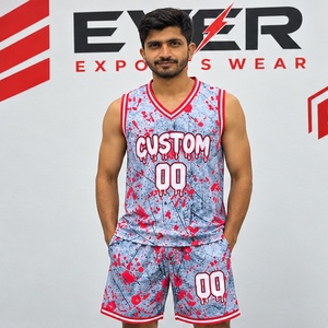 Conjunto de uniforme de baloncesto personalizado para hombre, camiseta y pantalones cortos con estampado abstracto en rosa y azul, nombre del equipo, número, diseño único - Product Image 1