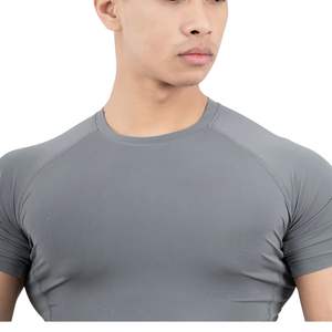 Camiseta Deportiva de Compresión para Hombre, Personalizada, al por Mayor, de Manga Corta, Secado Rápido, Transpirable, Antibacteriana, para Entrenamiento, Running, Fitness - Product Image 1
