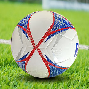 Balón de Fútbol de Cuero PU de Alta Calidad, Nuevo Diseño y Estilo de Fábrica, Rendimiento de Juego Último Nivel, Talla 5 para la Temporada - Product Image 2