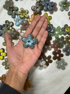 Perles en verre soufflé à la main en forme de fleur à double couche, en vrac, pour la fabrication de bijoux DIY (colliers, bracelets, boîtes) - Vente en gros - Product Image 3
