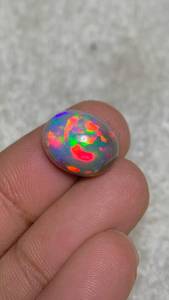 Opale d'Éthiopie naturelle, pierre précieuse en vrac, taille ovale, 6 carats, jeu de couleurs, effet feu, certifiée IGI pour la fabrication de bijoux - Product Image 4
