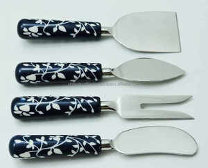 Cuchillo para queso de hoja pequeña de acero inoxidable con mango de resina, espátula plana estrecha para queso, utensilios de repostería ecológicos hechos a mano - Product Image 4
