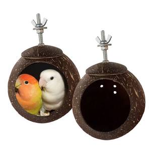 Venta al por mayor de nidos colgantes para pájaros de coco natural, gran suministro desde Vietnam - Product Image 1