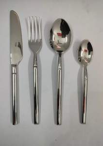 Couverts élégants pour la table, ensemble de couverts à manches blanches, qualité hôtelière, vaisselle de table, style occidental, contemporain. - Product Image 2