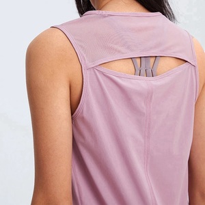 Camiseta sin mangas para mujer con diseño de malla y espalda con abertura tipo llave, control de temperatura, secado rápido, personalización completa de marca privada - Product Image 5
