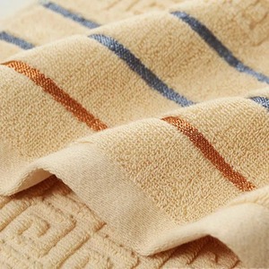 Serviette de bain de luxe pour hôtel, en coton écologique, séchage rapide, impression numérique, design personnalisé, vente en gros, logo sur mesure, dernière collection - Product Image 3