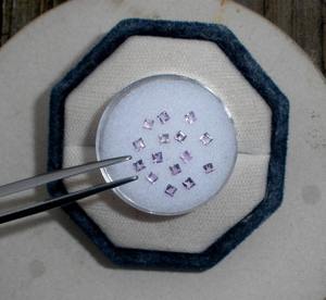 12 Gemas Naturales de Amatista Cuadradas Sueltas y Facetadas de 2mm Cada Una, Certificadas por Terceros, Verdes, para la Elaboración de Joyería - Product Image 1