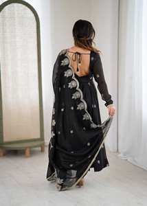 Traje Anarkali de Georgette Negro de Lujo con Bordado Zari Plateado – Conjunto Étnico de Diseñador de 3 Piezas para Fiestas Nocturnas y Bodas - Product Image 5