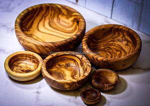 Ensemble de 6 bols en bois d'olivier faits à la main, de différentes tailles. Fabriqués en Allemagne. Bol à fruits, bol à salade, cadeau. - Product Image 3