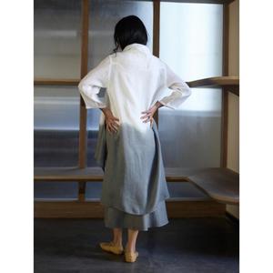 Conjunto de Vestido Maxi de Lino Ombre para Mujer con Chaqueta Transparente de Frente Abierto, Vestido sin Mangas con Degradado de Blanco a Gris, Estilo Contemporáneo para Resort - Product Image 6