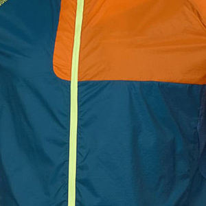 Chaquetas de Nailon Ligeras Sublimadas Totalmente Personalizables, Chaquetas Impermeables con Capucha, Servicio OEM a Precios de Mayoreo - Product Image 4