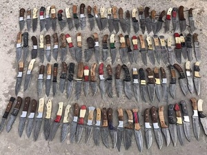 Couteau de chasse à lame fixe de haute qualité en acier Damas, couteaux de camping avec poignées personnalisées pour les détaillants - Product Image 3