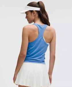 เสื้อกล้ามถักนิตติ้งสีฟ้าอ่อนสำหรับผู้หญิง คอกว้าง สีพื้น ระบายอากาศได้ดี ผลิตจากผ้าสแปนเด็กซ์และโพลีเอสเตอร์ สไตล์มินิมอล ทรงปกติ - Product Image 6