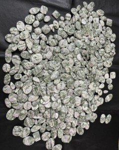 Pierre Cabochon en Jade de Paix 100% Naturel, Prix de Gros, Cristaux de Pierres Précieuses en Vrac, Énergie de Guérison des Chakras pour la Fabrication de Bijoux - Product Image 3