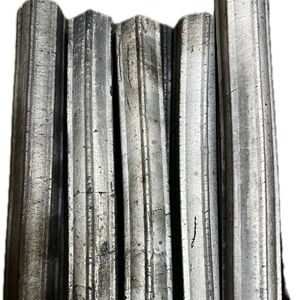 Briquetas de Carbón Vegetal Negro de Madera Dura Natural de Primera Selección, Alto Valor Calorífico, Tiempo de Combustión de 4-6 Horas para Asados Comerciales - Product Image 1