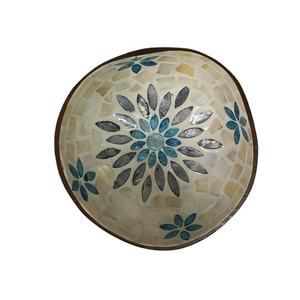 ชุดถ้วยชามมะพร้าวงานแฮนด์เมดลายดอกไม้สำหรับใช้ในบ้านและห้องครัวผลิตในเวียดนาม - Product Image 1