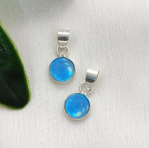 Colgante de Plata Bañada con Topacio Azul y Cuarzo, Hecho a Mano, Redondo, de 6 mm, con Engaste de Gema - Joyería - Product Image 1