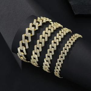 Bracelet Chaîne Maille Cubaine Miami en Or Personnalisé, Massif et Rempli, Bijou de Luxe Unisexe, Style Classique et Imposant, Idéal pour un Cadeau - Product Image 1