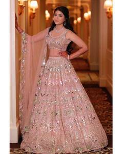 Lehenga Choli de Novia de Lujo con Bordado de Espejo Rosa para Mujer, Lehenga de Boda Rosa Pastel de Diseñador con Bordado Intenso - Product Image 2