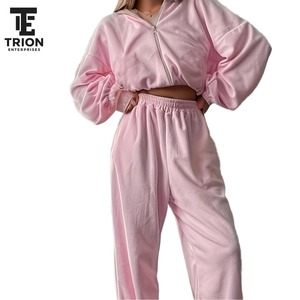 Conjuntos Deportivos de Mujer al Por Mayor, Corte Regular, de Secado Rápido y Teñidos en Color Liso Personalizados - Product Image 1