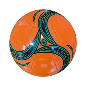 Balón de Fútbol de Alta Calidad y Durabilidad, Talla 5, Cámara de Aire de Goma PU sin Costuras, Diseño Clásico en Colores Personalizados - Product Image 3