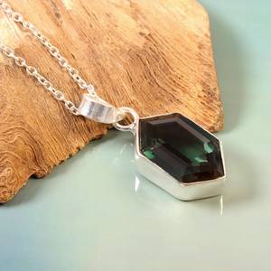 Colgante de Turmalina Verde, Hecho a Mano, Plata de Ley 925, Chapado en Oro de 14K, Joyería de Compromiso, Regalo - Product Image 1