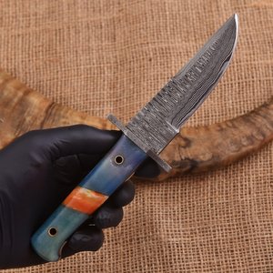 Couteau de chasse artisanal en acier Damas avec manche en résine et clous mosaïques, lame fixe à pointe tombante, couteau de survie EDC - Product Image 2