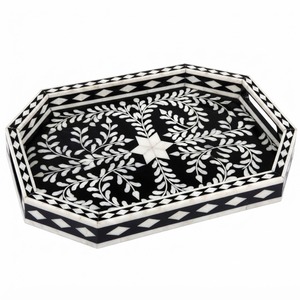 Bandeja octogonal con incrustaciones de hueso, diseño floral en blanco y negro, bandeja decorativa para servir, bandeja premium para mesa de centro otomana en venta - Product Image 1