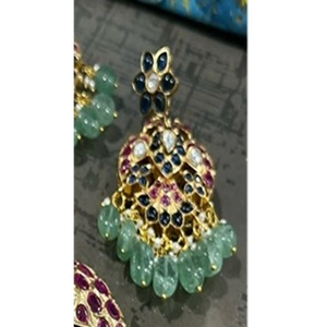 Ensemble collier et boucles d'oreilles élégant en laiton plaqué or de qualité supérieure avec pierres de moissanite, style classique, idéal pour les mariages, les fêtes et les cadeaux pour femmes - Product Image 2