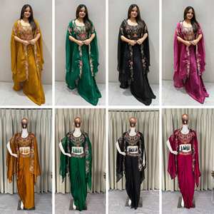 Conjunto Indo Occidental de 3 Piezas con Blusa Dhoti de Seda Rangoli y Shrug con Bordado de Lentejuelas y Borlas para Ocasiones Festivas - Product Image 6