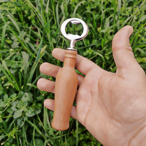 Porte-clés décapsuleur avec manche en bois, design simple, décapsuleur pour bouteilles de bière - Product Image 1