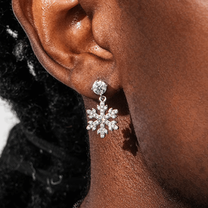 Boucles d'oreilles créoles plaquées argent pour enfants, boucles d'oreilles pendantes flocon de neige, clous d'oreilles en argent 925 plaqué rhodium avec strass en cristal pour femmes - Product Image 4